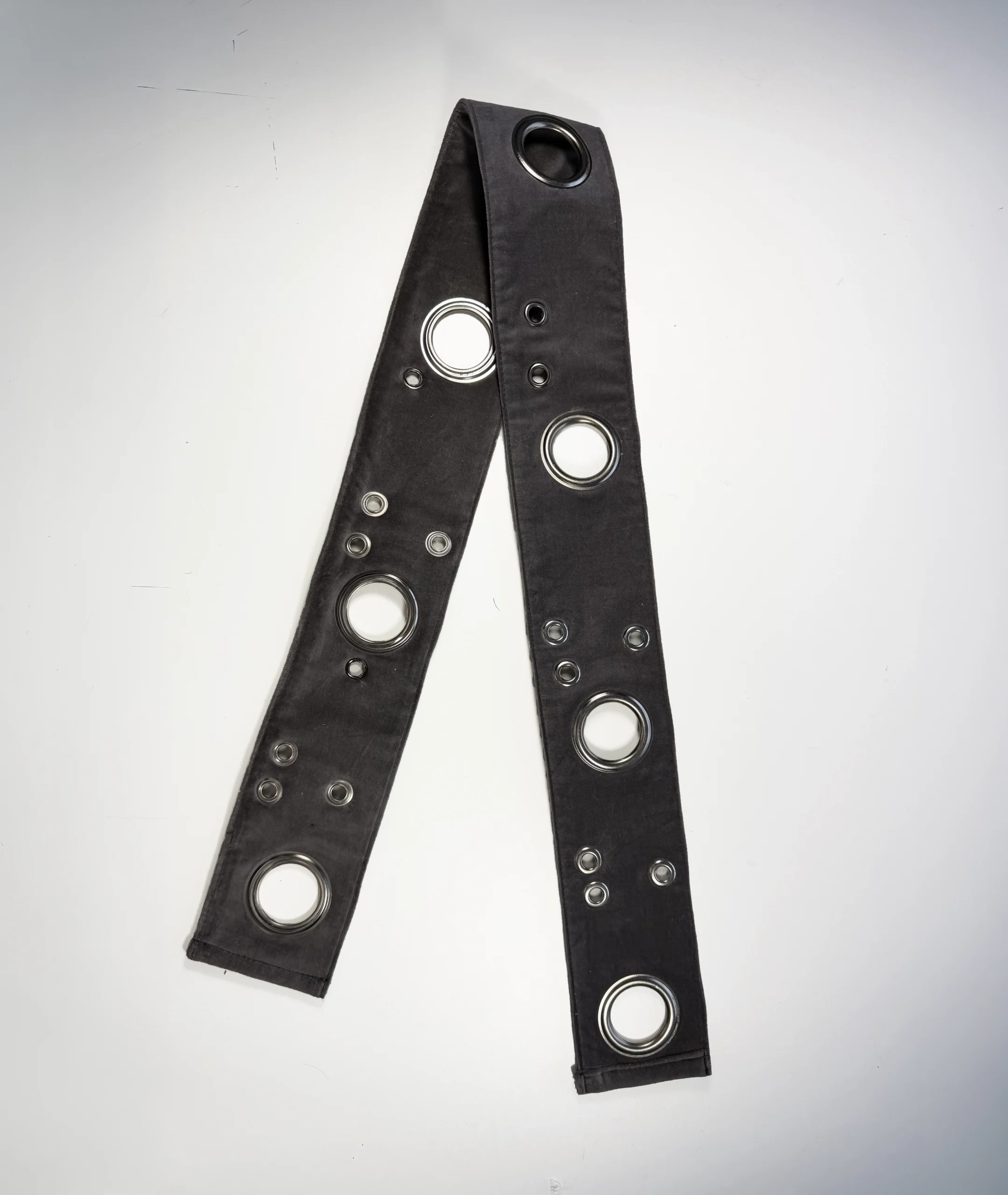 ↯ miss molly: black satin + grey velvet - Image 4